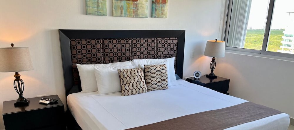 Suites Malecon Cancun 21/70