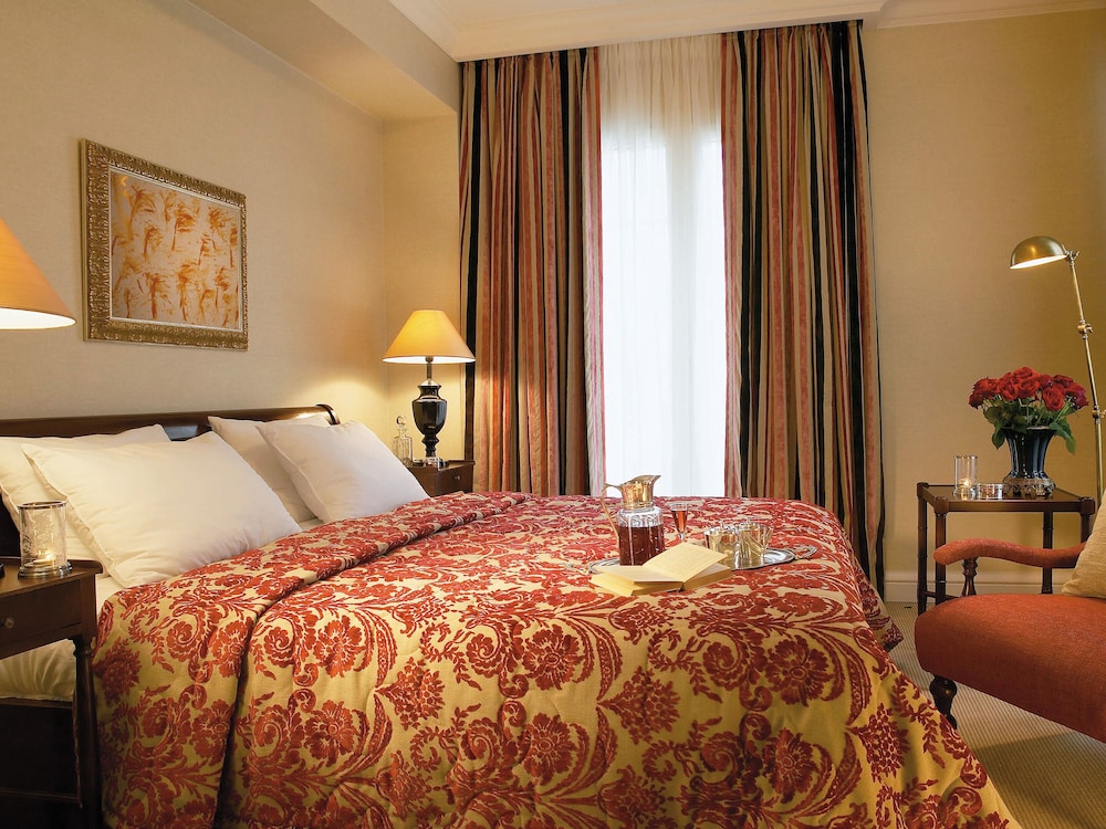جناح رئاسي بسريرين كوين بإطلالة على المسبح، Grecotel Larissa Imperial 3/8