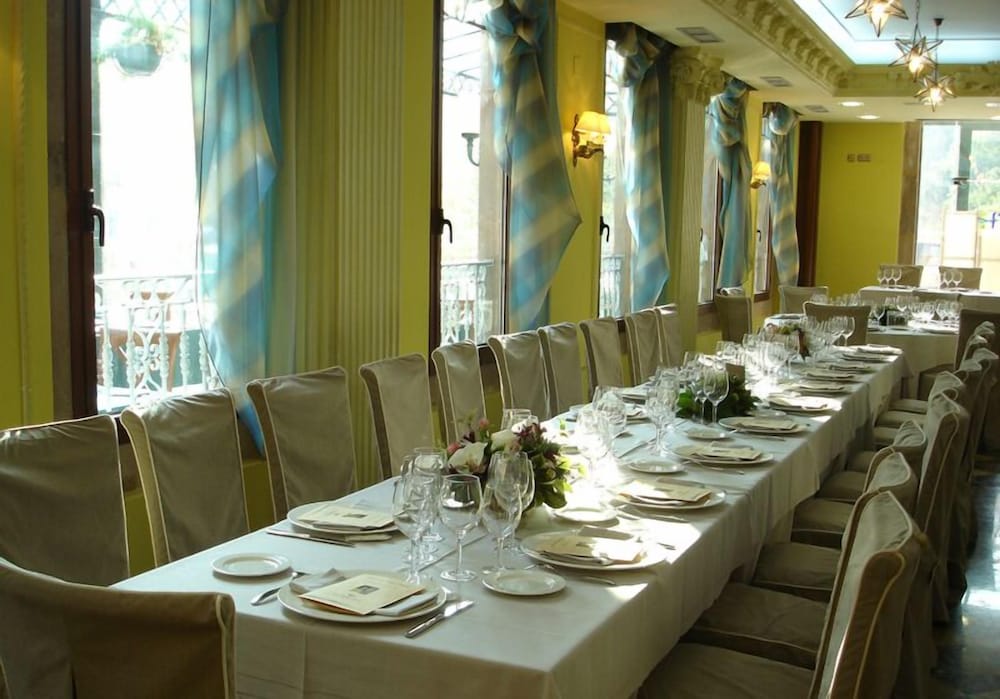 Hotel Balneario La Hermida 35/43