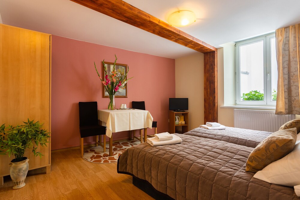 Unikat Guest Rooms 20/72
