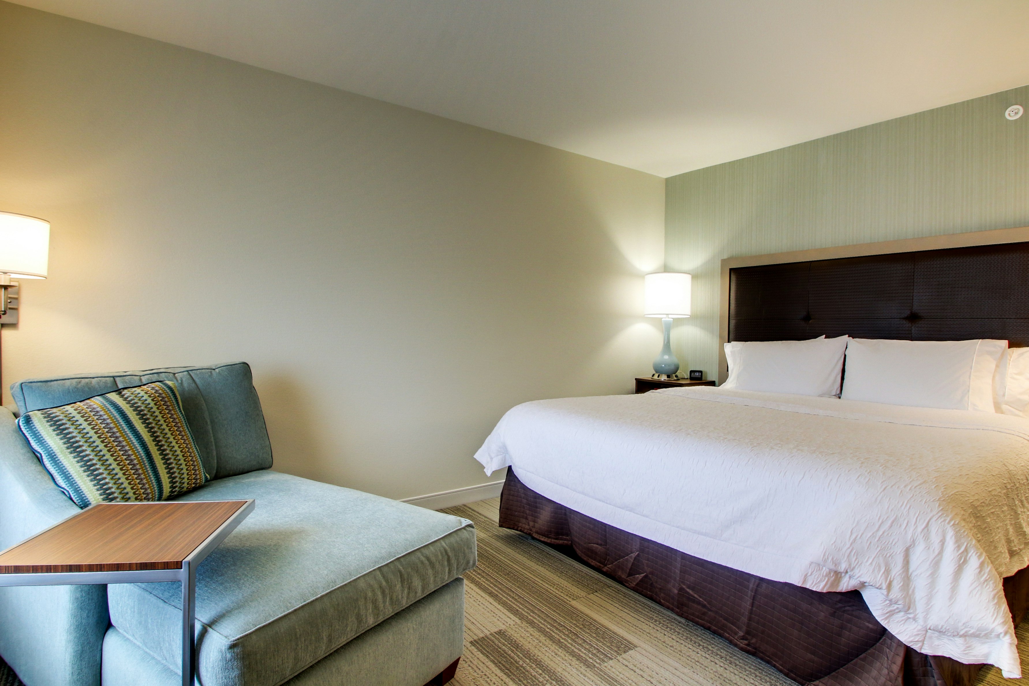 ROOM, KING BED, ACCESSIBLE