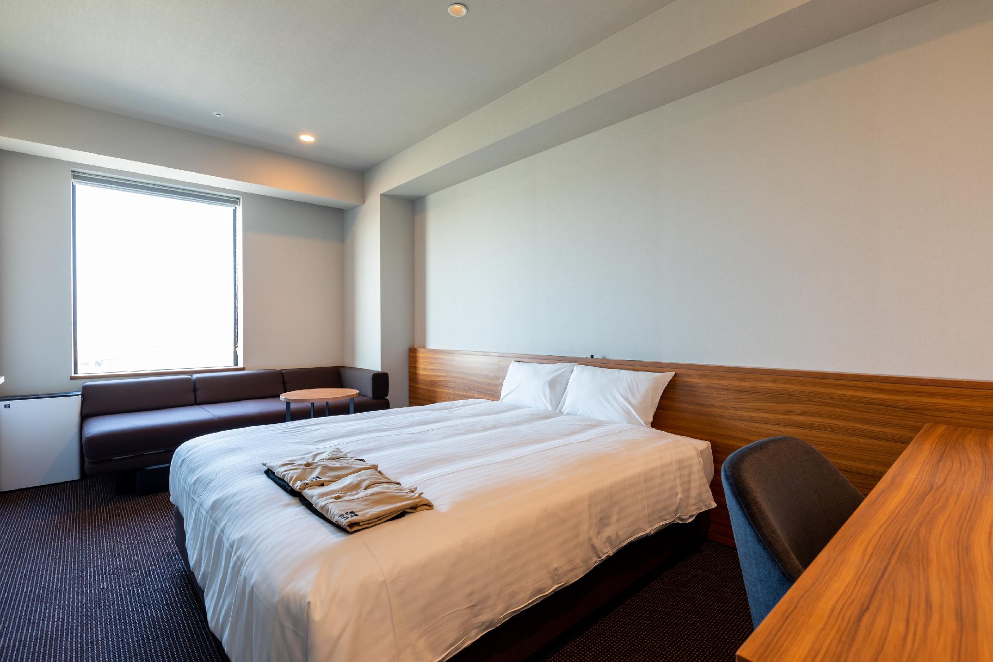 Room, Double Bed