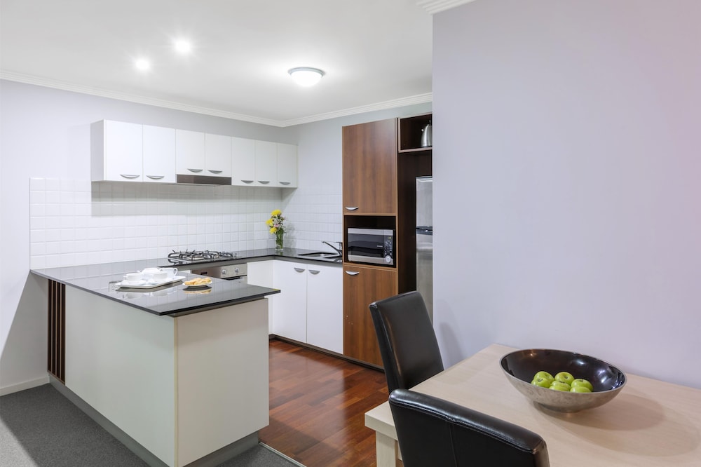Oaks Brisbane Lexicon Suites 27/37