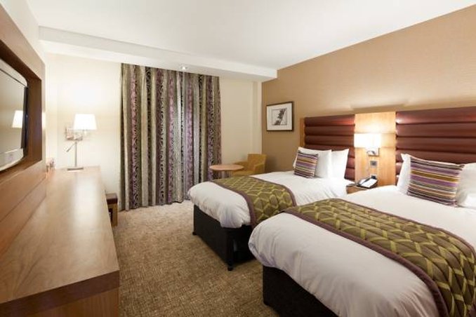 Drayton Manor Hotel 8/20