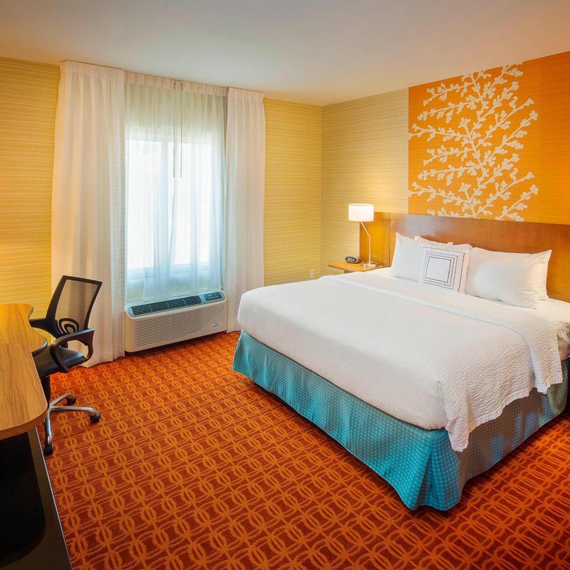 Room, King Bed, Bathtub, Accessible
