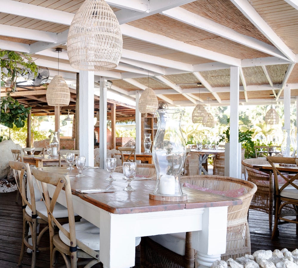 Villa Montana Beach Resort 60/75
