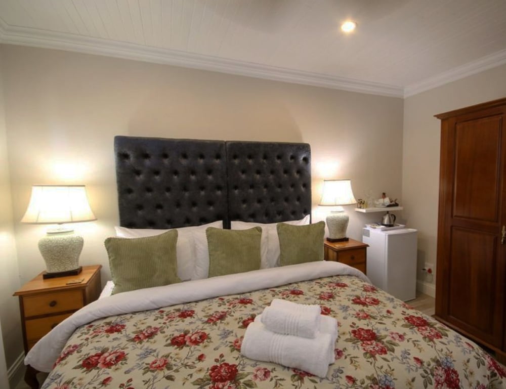 Elephant Country Guest House 2/19