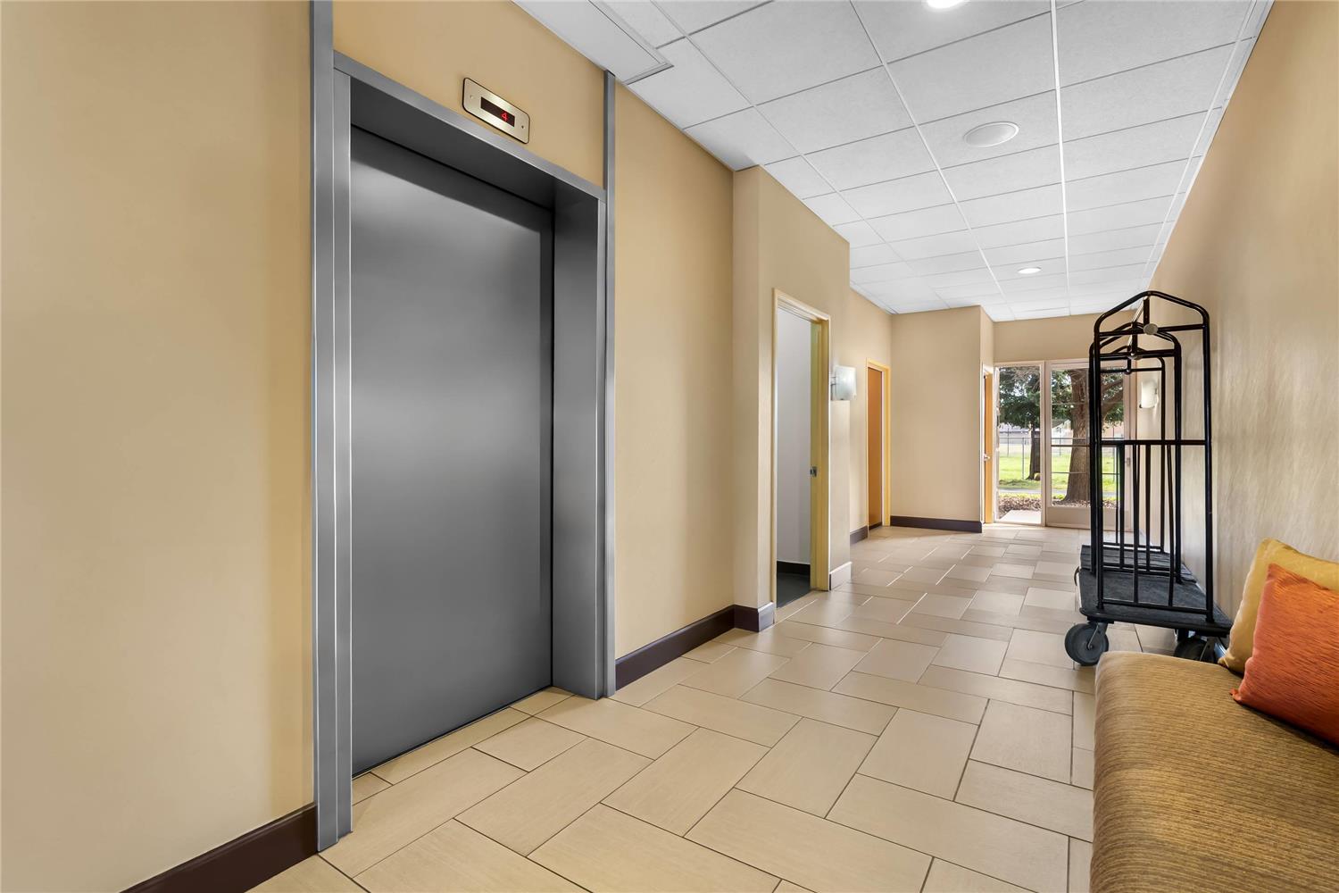 Comfort Suites Clovis - Fresno 13/23
