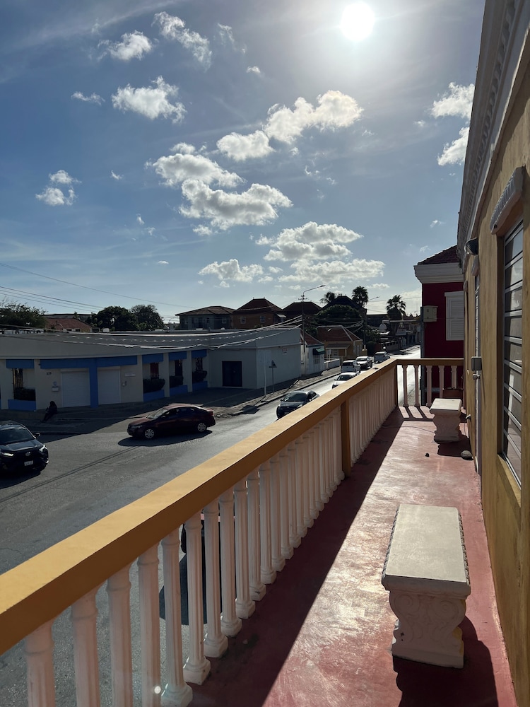 Mustique Suites Curacao 40/50
