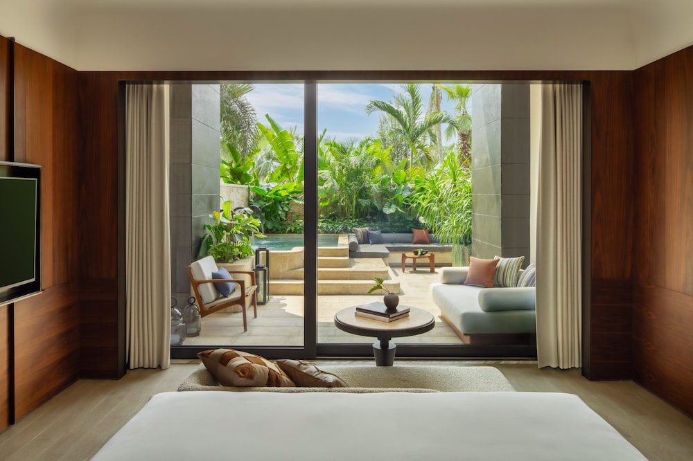 1 Bedroom, Suite, King Bed, Plunge Pool