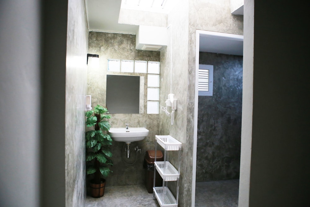 Les Fleurs Bangkok Hostel 46/49