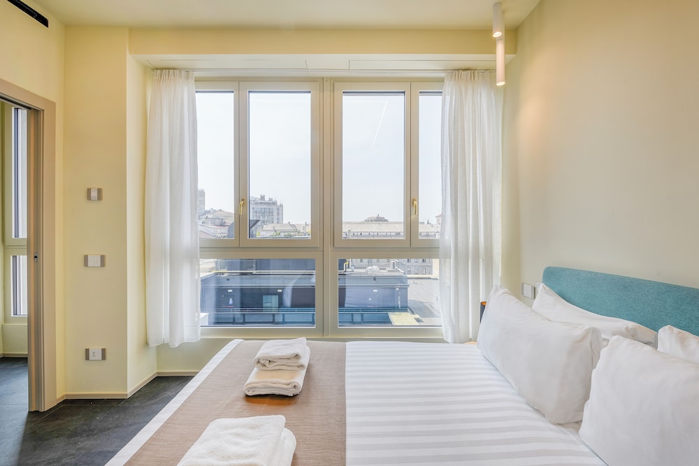 Milan Royal Suites Luxury Apartments 18/50