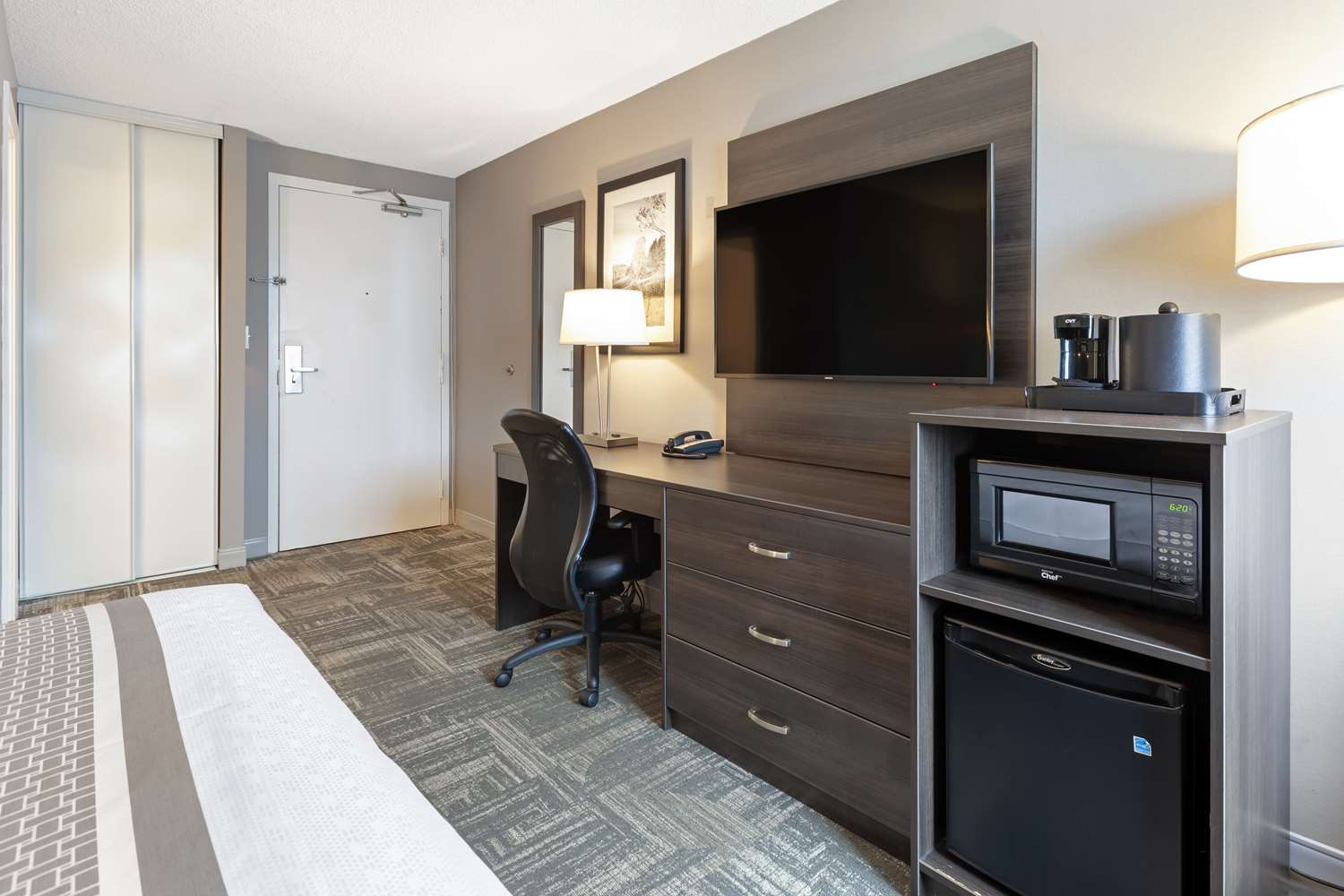 Tower, Queen Bed، Best Western Milton 4/4