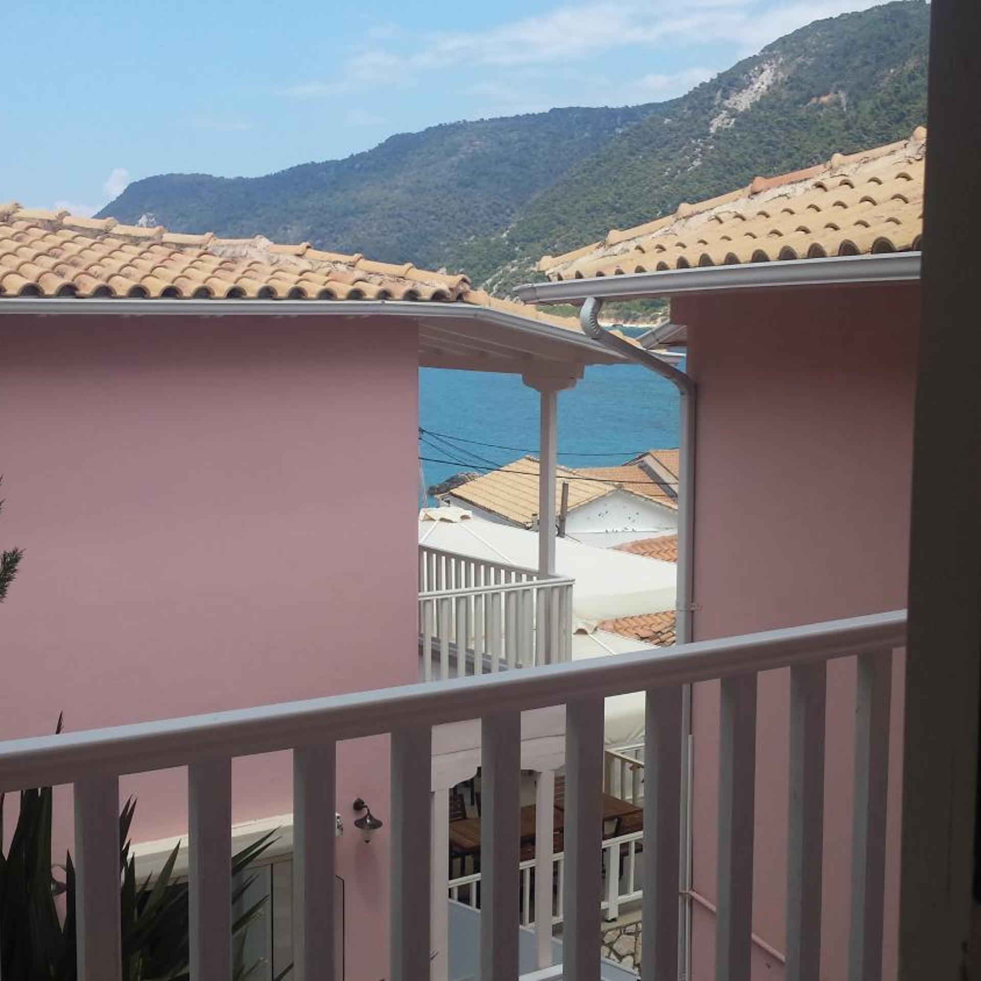 Ionis Hotel 41/42