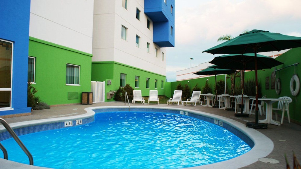Holiday Inn Express Hotel and Suites Toluca Zona Aeropuerto 1/72