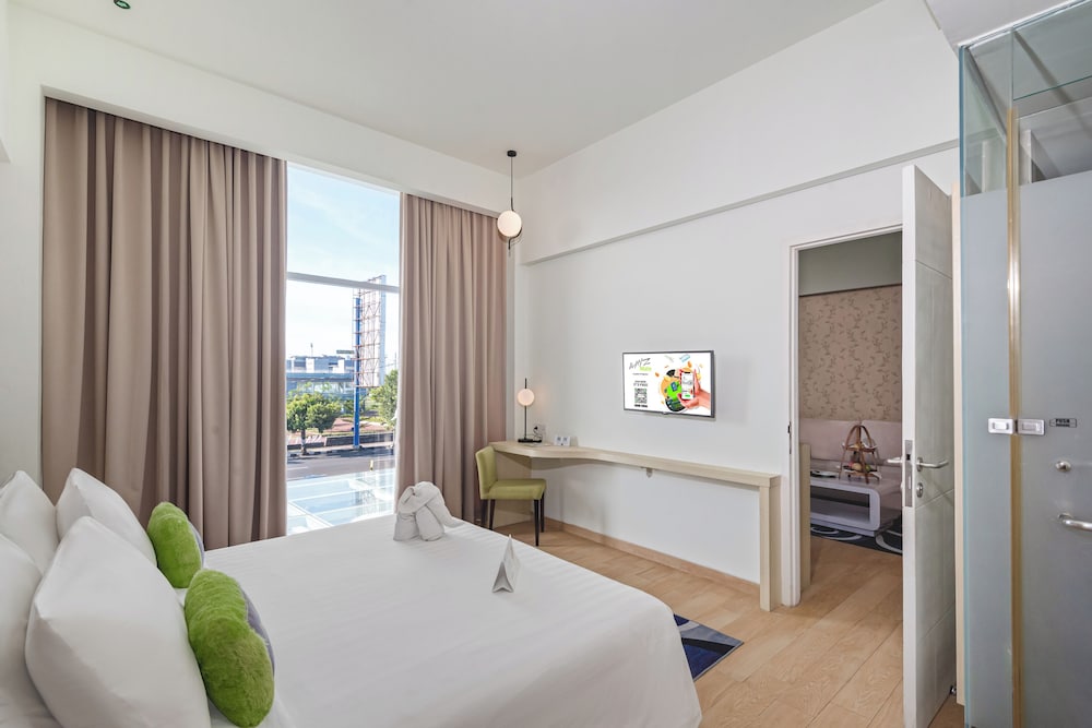 Whiz Hotel Sudirman Cilacap 24/60