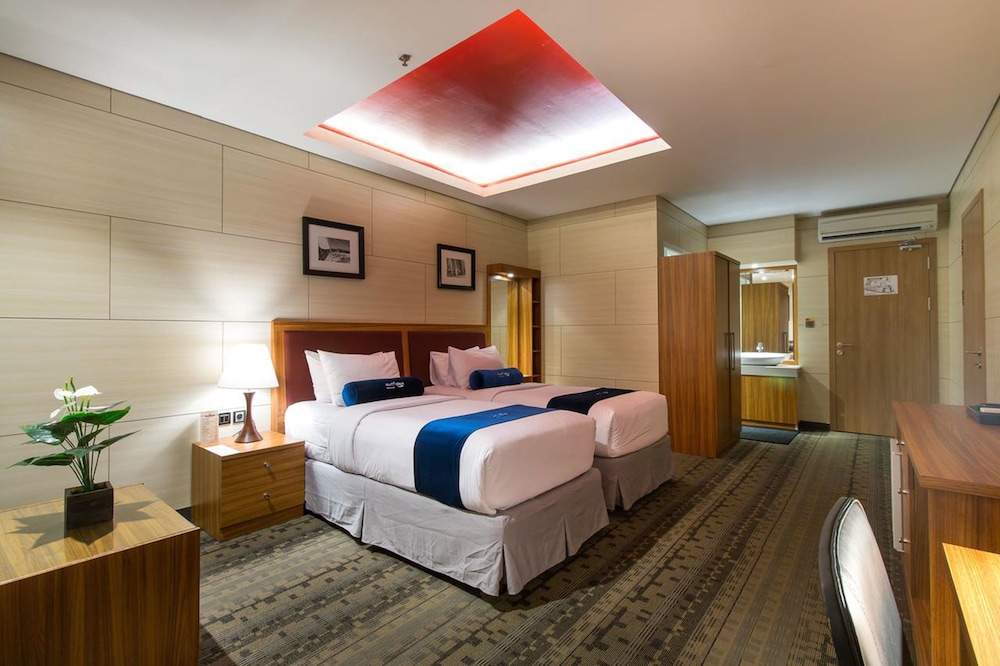 KUTABEX BEACH FRONT HOTEL 30/53