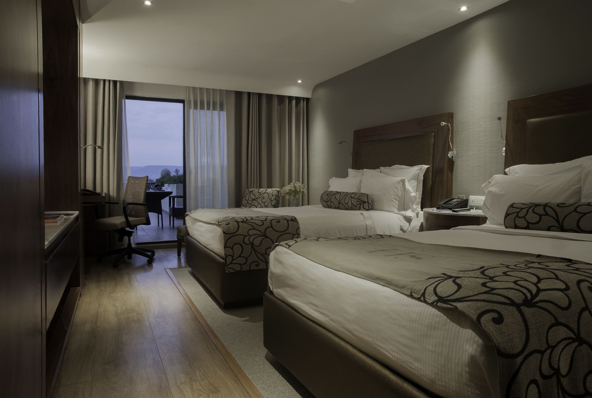 SUPERIOR, 2 DOUBLE BEDS