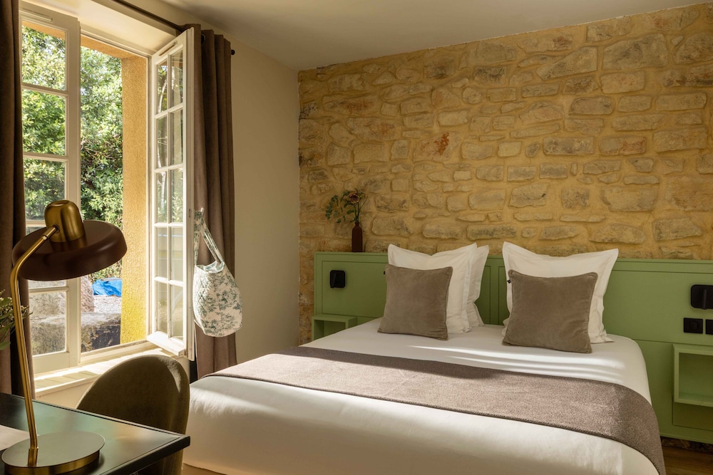 SUPERIOR, DOUBLE BED
