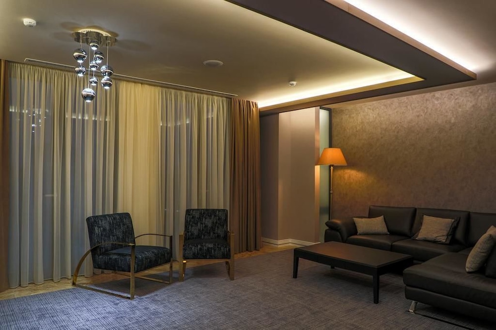 Aghababyan S Hotel 66/77