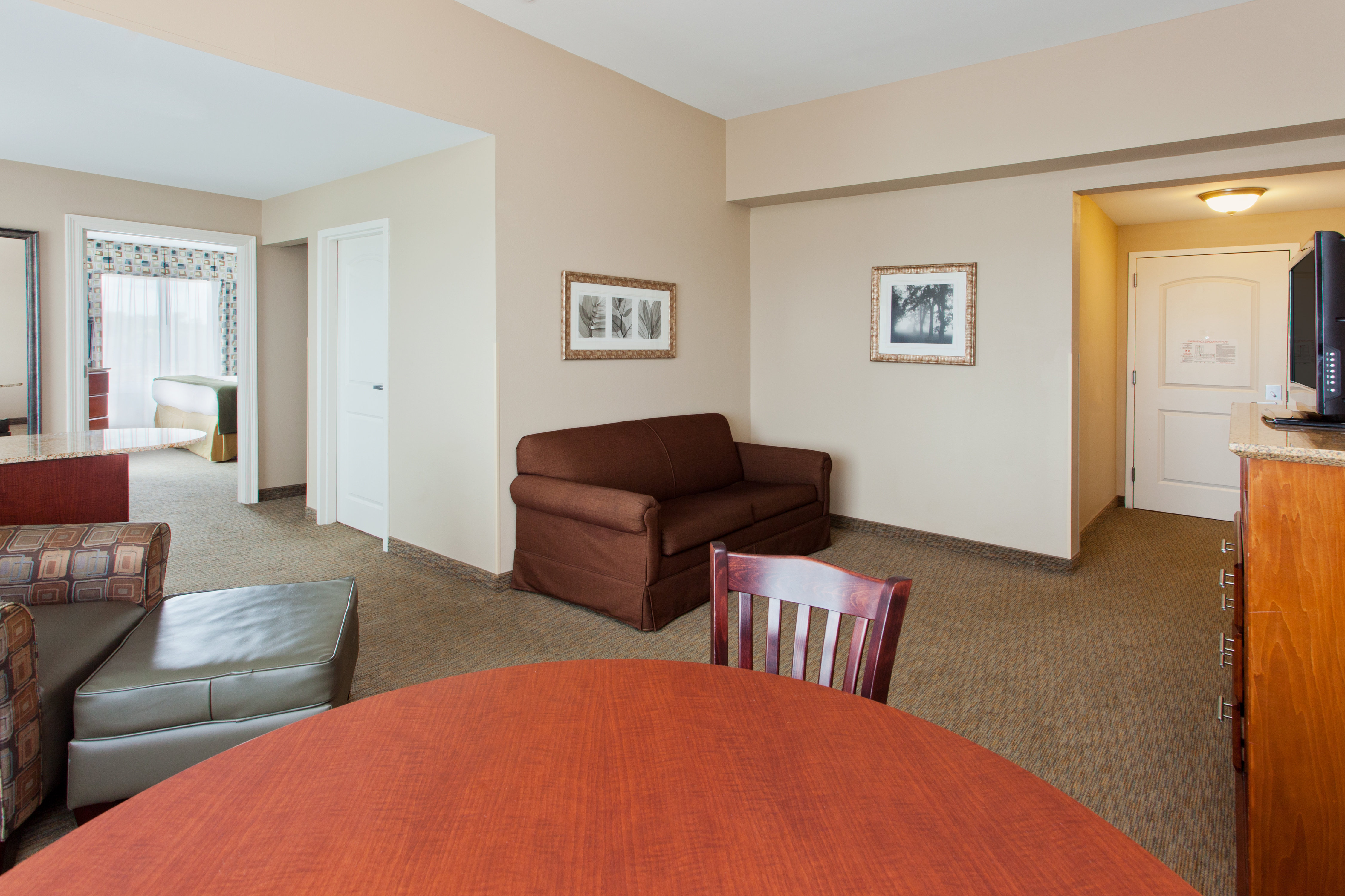 Holiday Inn Express Hotel And Suites Baton Rouge East 29/41