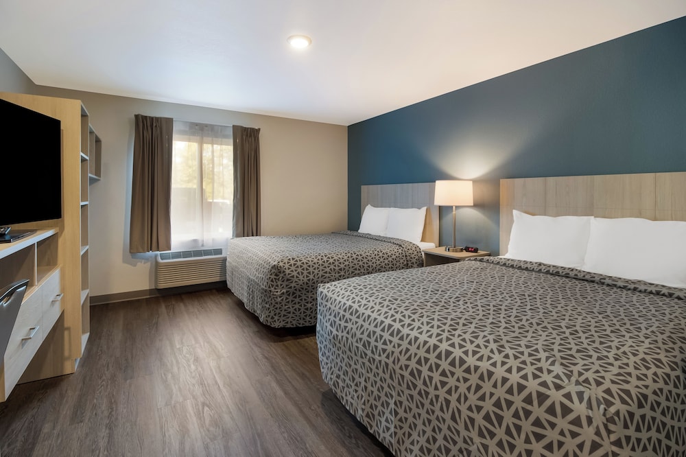 WoodSpring Suites Fort Myers - Cape Coral 18/44