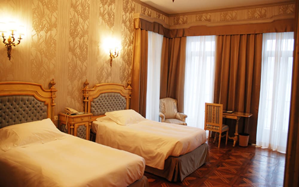 Hotel Villa Flori 36/73