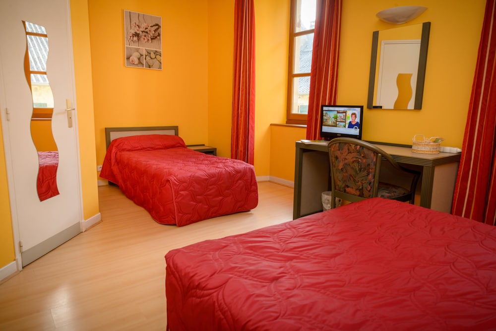 HOSTELLERIE DES LAURIERS 14/30