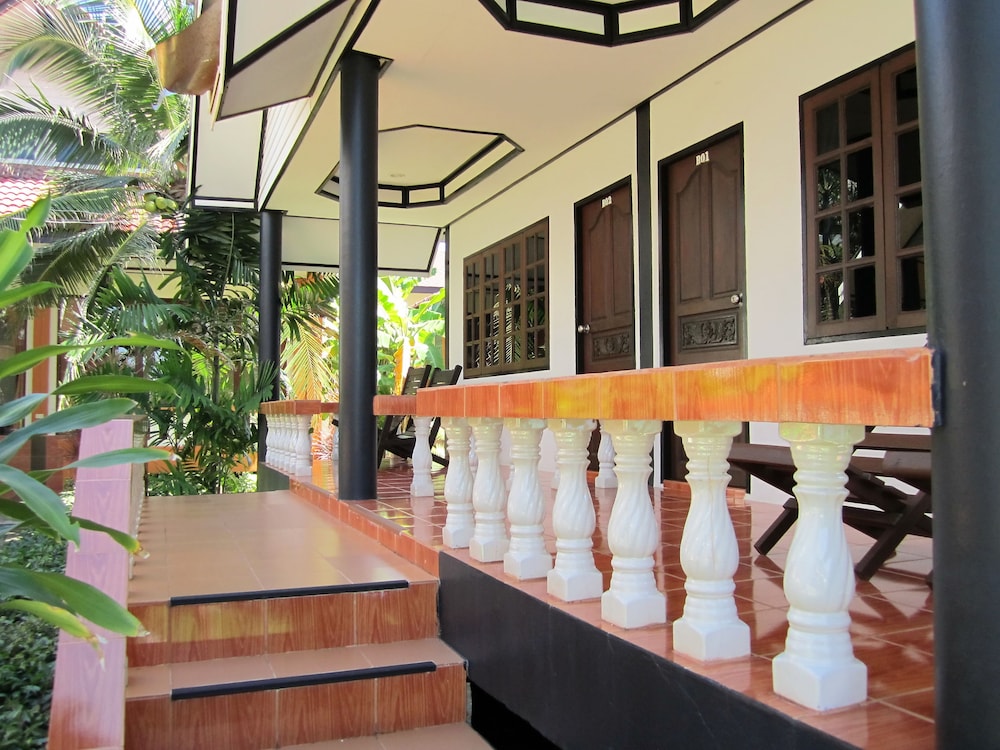 LANTA IL MARE BEACH RESORT 11/73