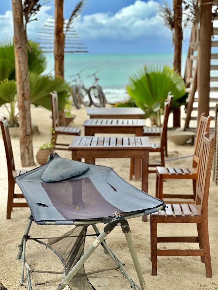 Jambiani White Sands Beach Bungalows 44/68