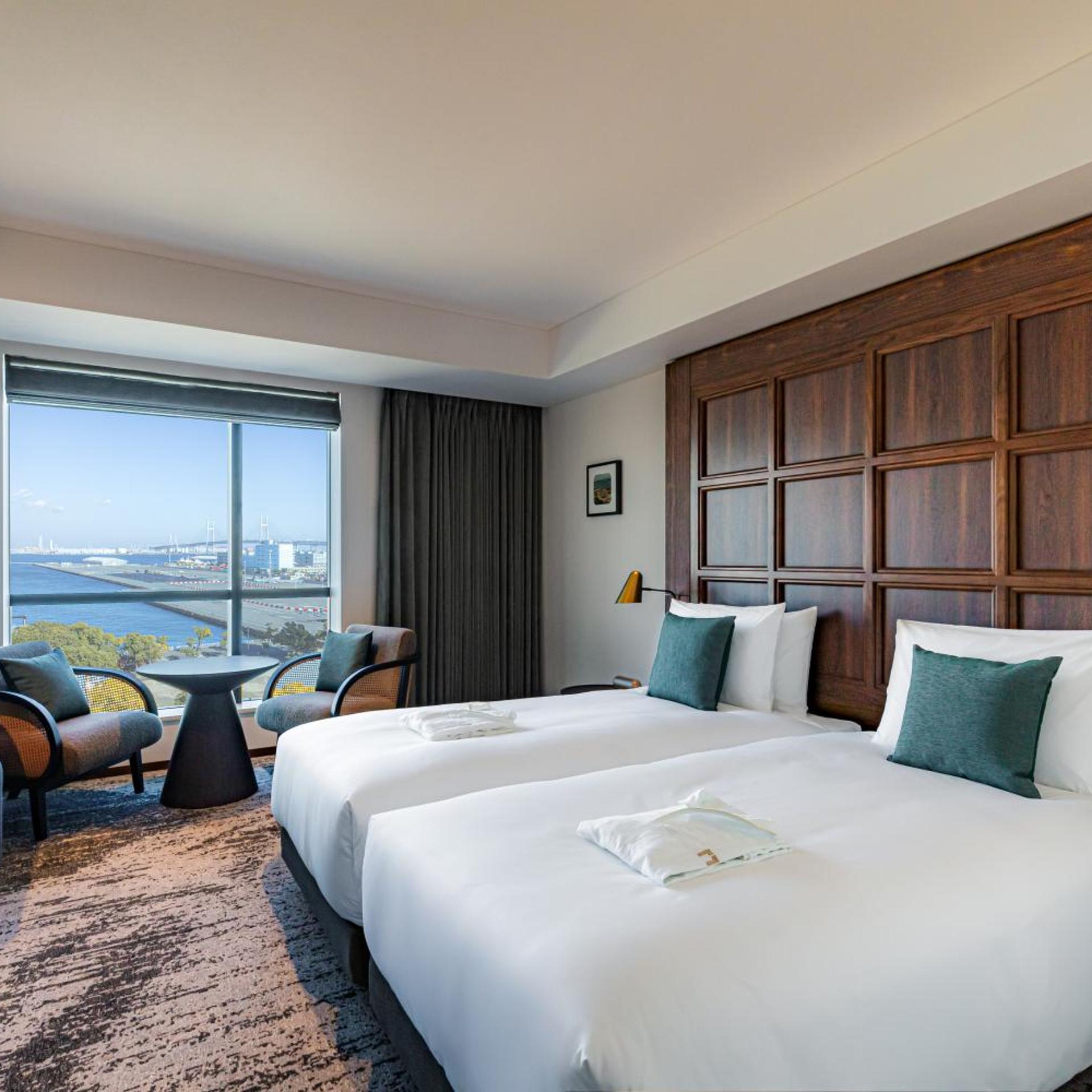 Hollywood, Deluxe, Twin Beds
