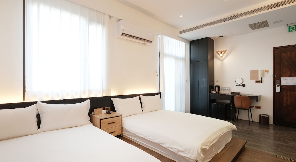 JOURNEY HOSTEL 18/68