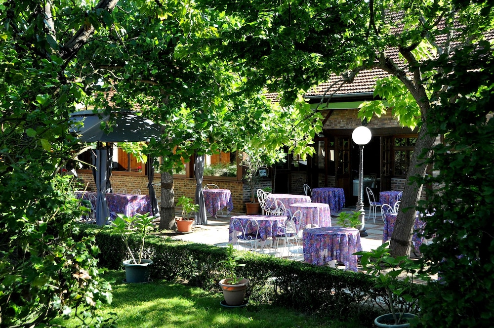 Hotel Le Dahu 22/23
