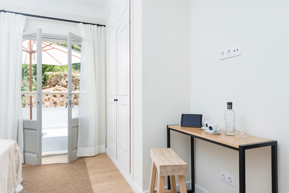 Boutique Hostal Oriola 4/50