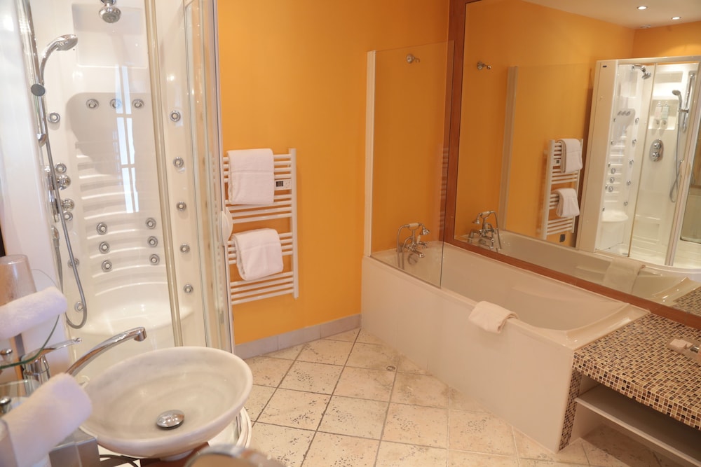 Hotellerie Du Bas-Breau 22/24
