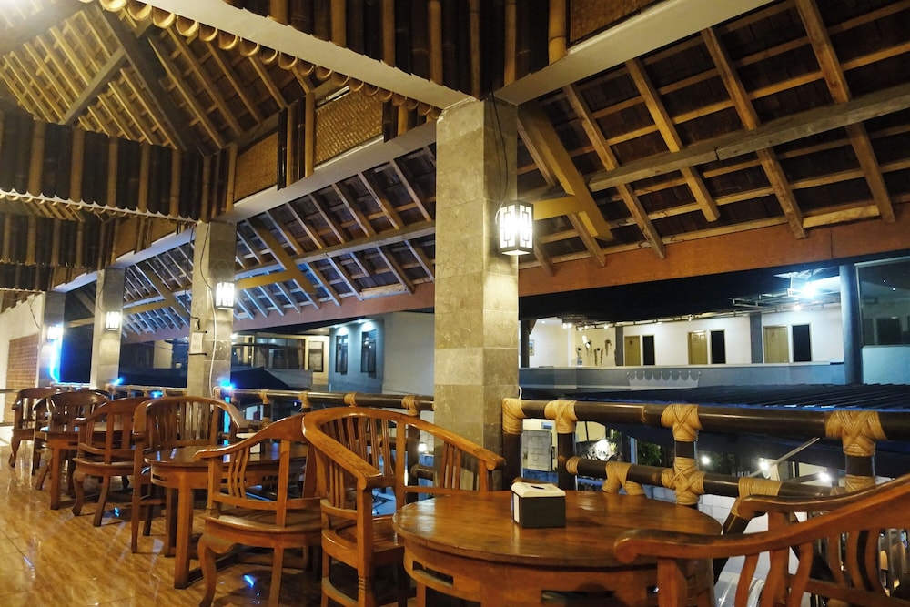 Saung Balibu Hotel 58/68