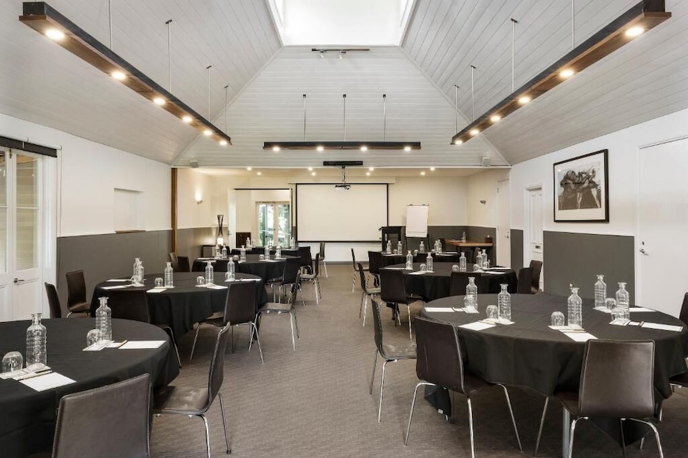 Mineral Springs Hotel 40/50