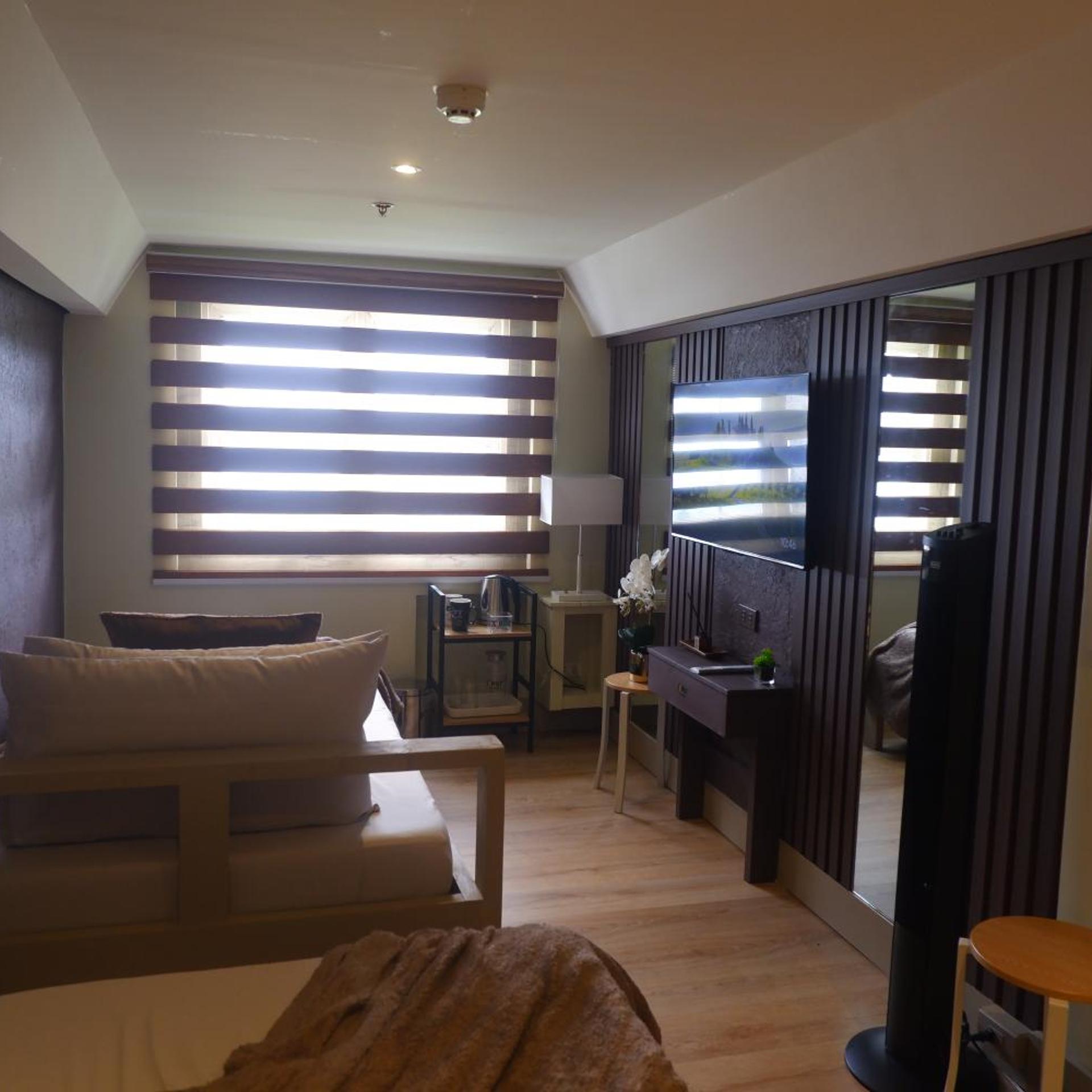 OYO 492 Sunset View Ridge Residences 35/50