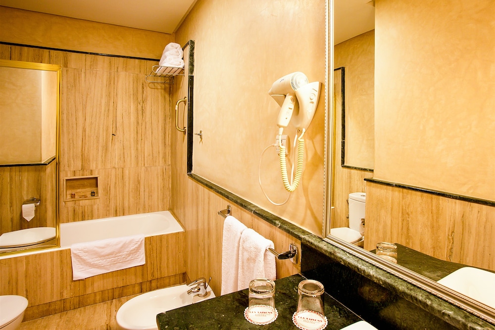 Hotel Les Saisons 12/30