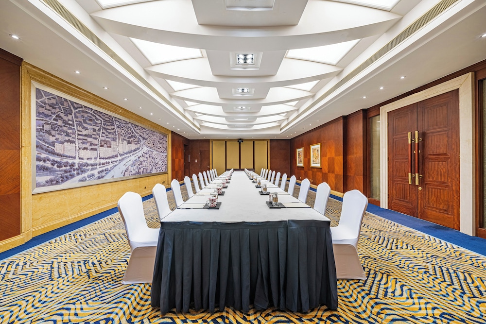 Shanghai Hongqiao State Guest House 35/46
