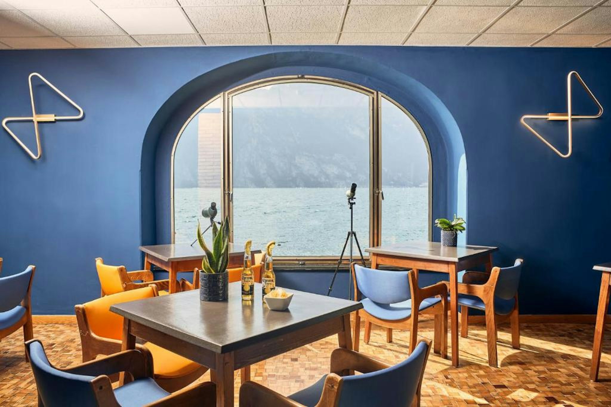 HOTEL PARADISO 49/59