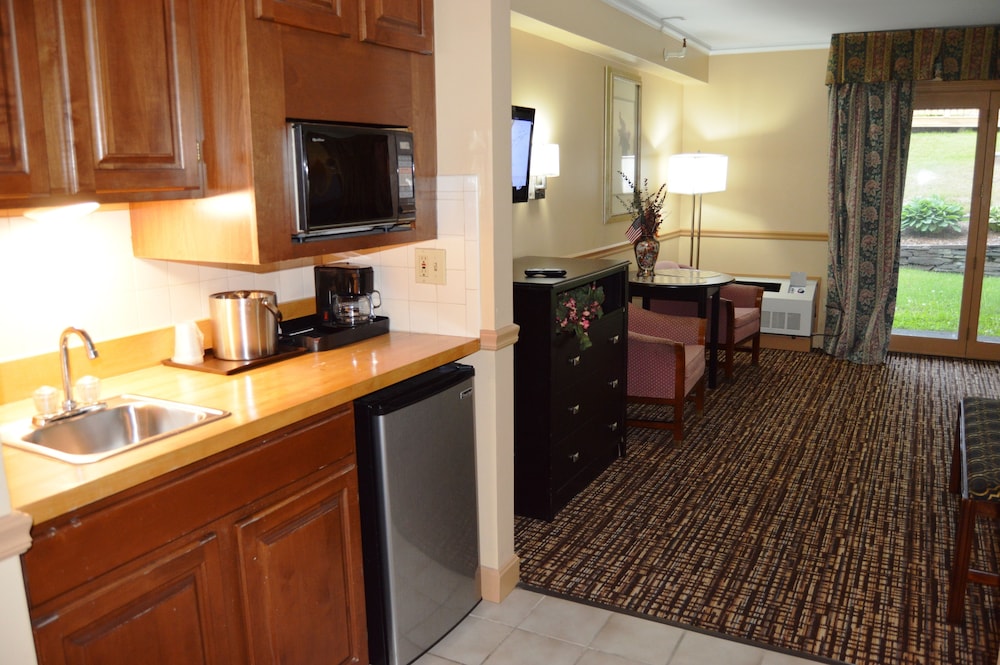 Hollow Inn and Motel 31/52