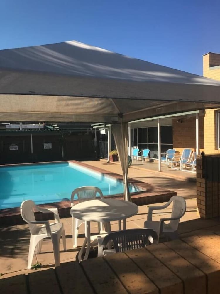 Gateway Motor Inn Narrandera 40/45