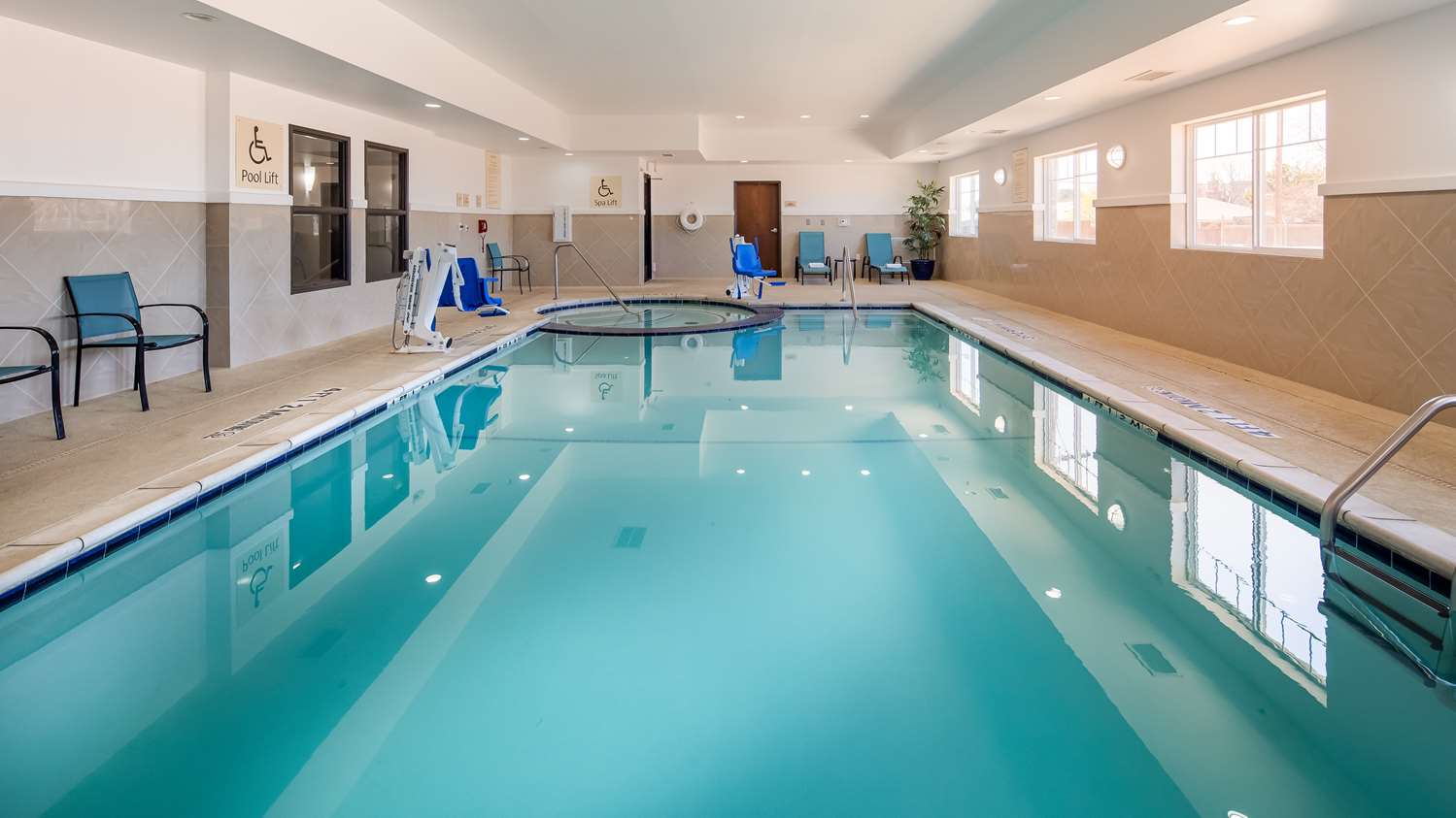 Best Western Plus Denver City Hotel and Suites 13/33