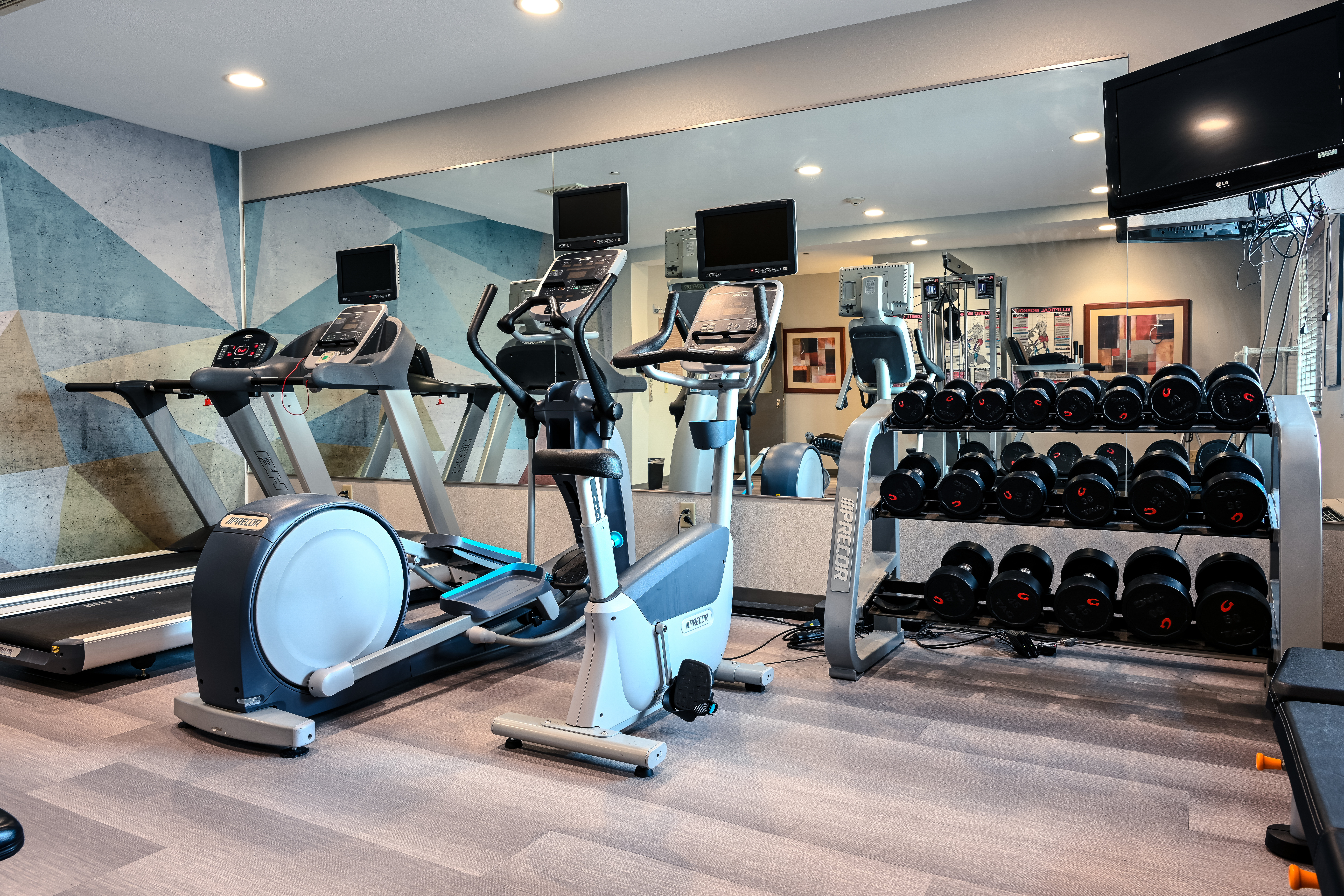 Candlewood Suites Lafayette 8/16