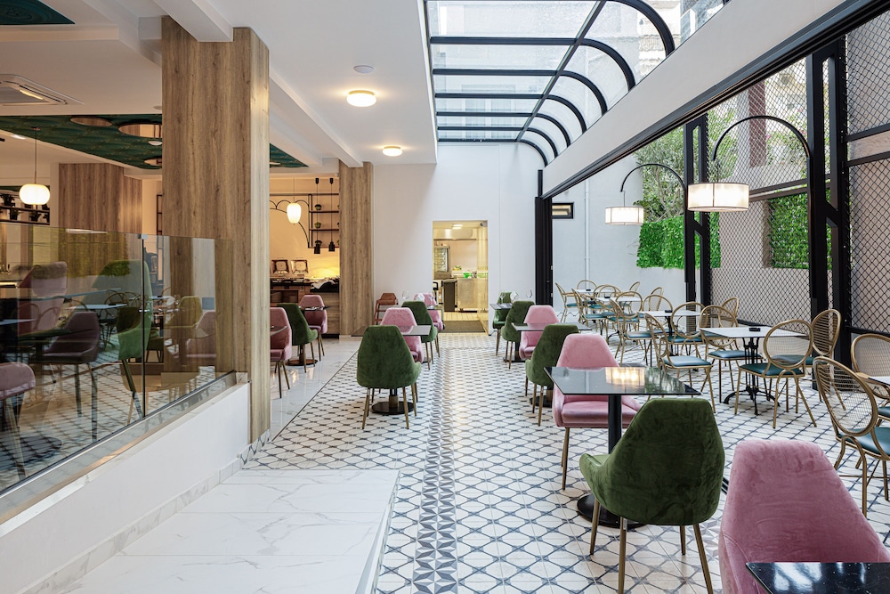 Jo An Palace Hotel 53/69