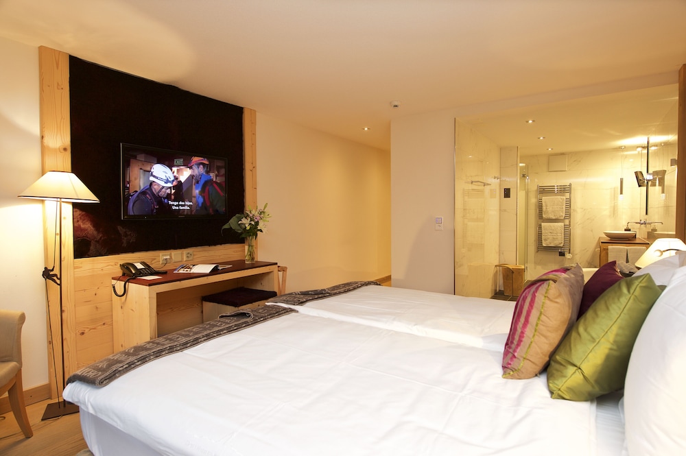 MATTERHORN, DOUBLE BED, MOUNTAIN VIEW