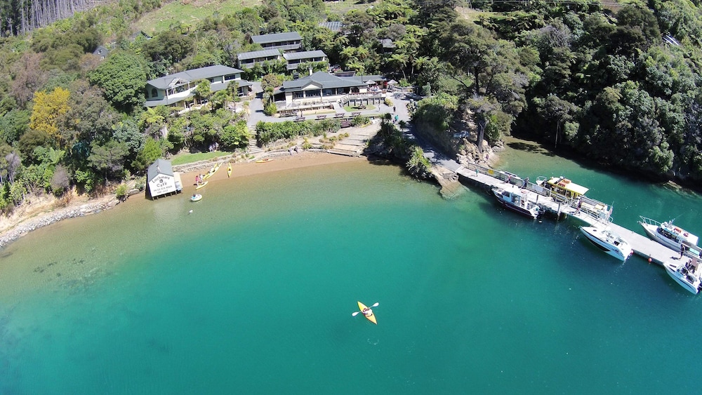 LOCHMARA LODGE 36/50