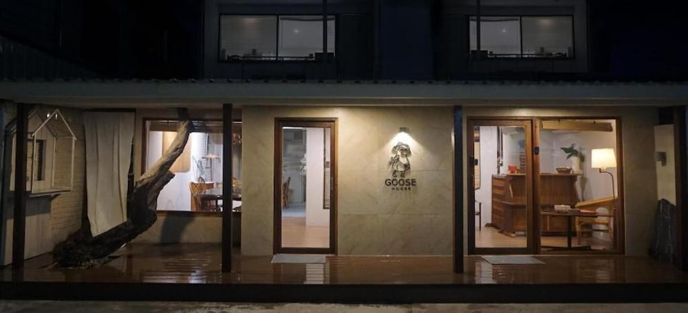 The Goose Cafe & Hostel 1/38