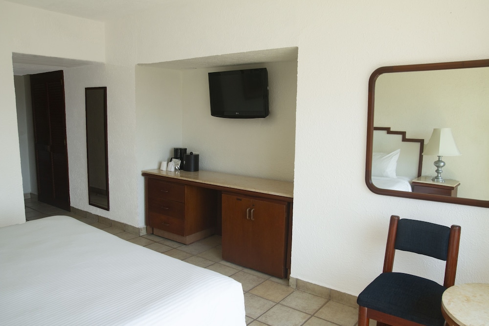 Emporio Ixtapa 15/50